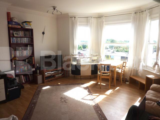 			WALKING DISTANCE TO PRIMROSE HILL!, 2 Bedroom, 1 bath, 1 reception Flat			 Fellows Road, SWISS COTTAGE/HAMPSTEAD